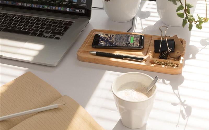 Chargeur à induction en bambou pour bureau